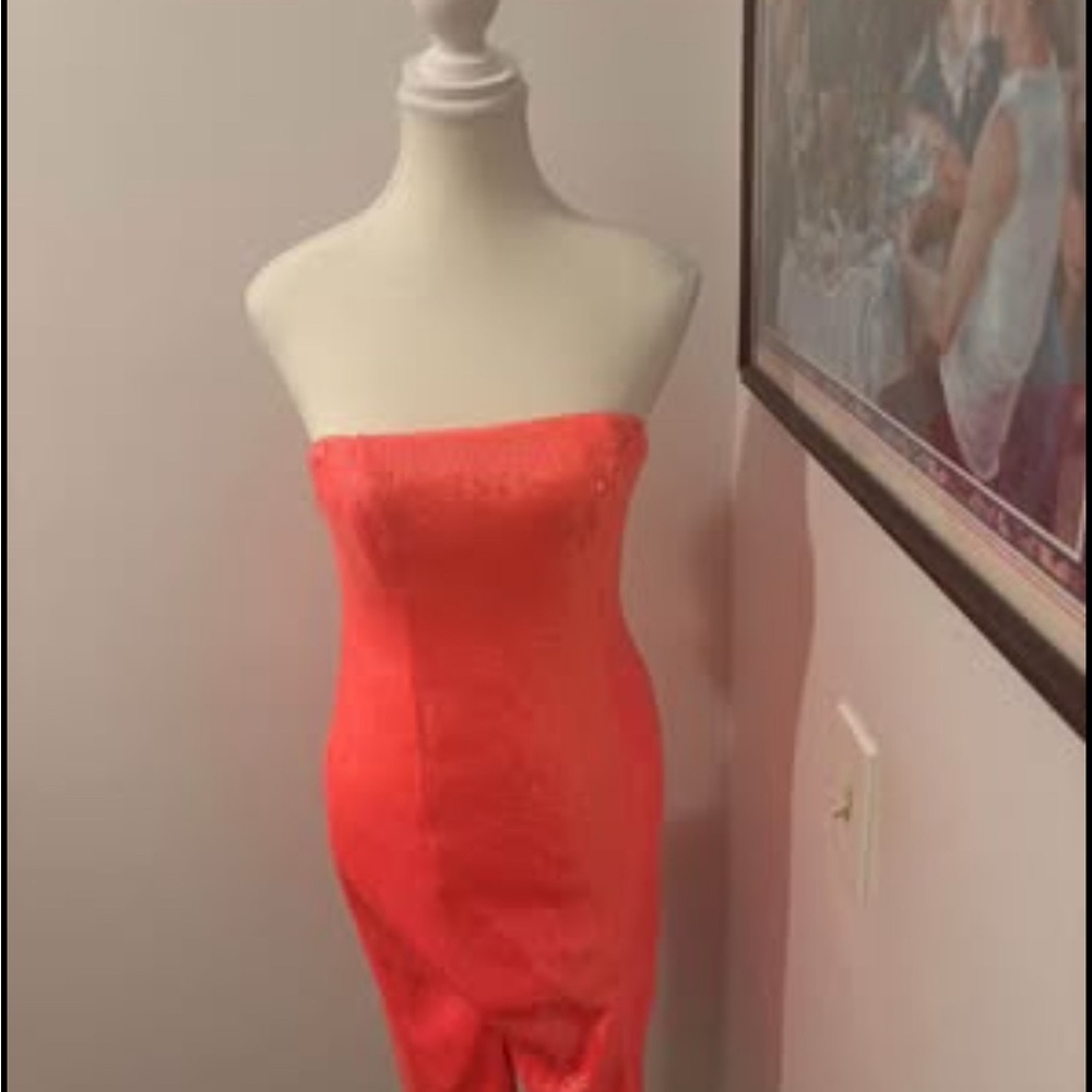 Luxury Aidan Mattox Elegant Strapless Coral Dress